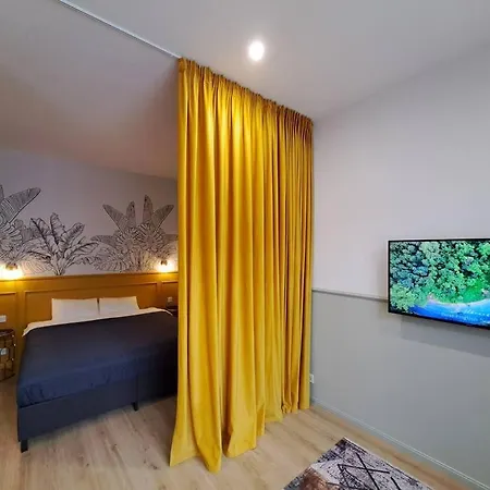 Golden Palms In The Centre Apartment Riga