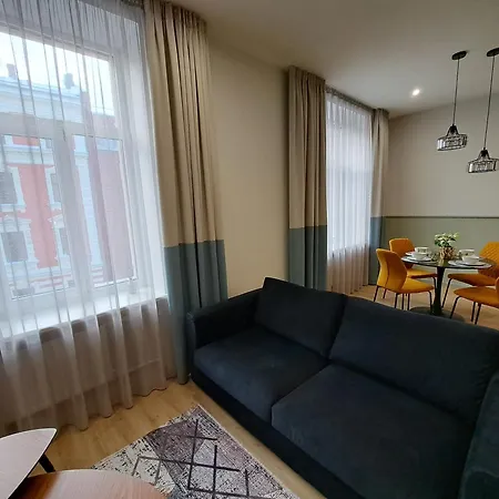 Golden Palms In The Centre Apartment *