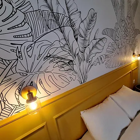 Golden Palms In The Centre