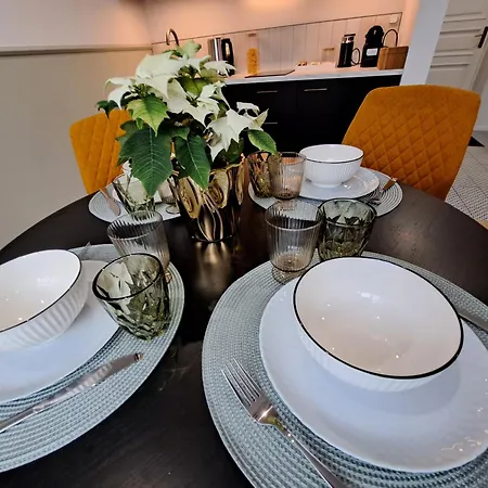 Golden Palms In The Centre Apartment *